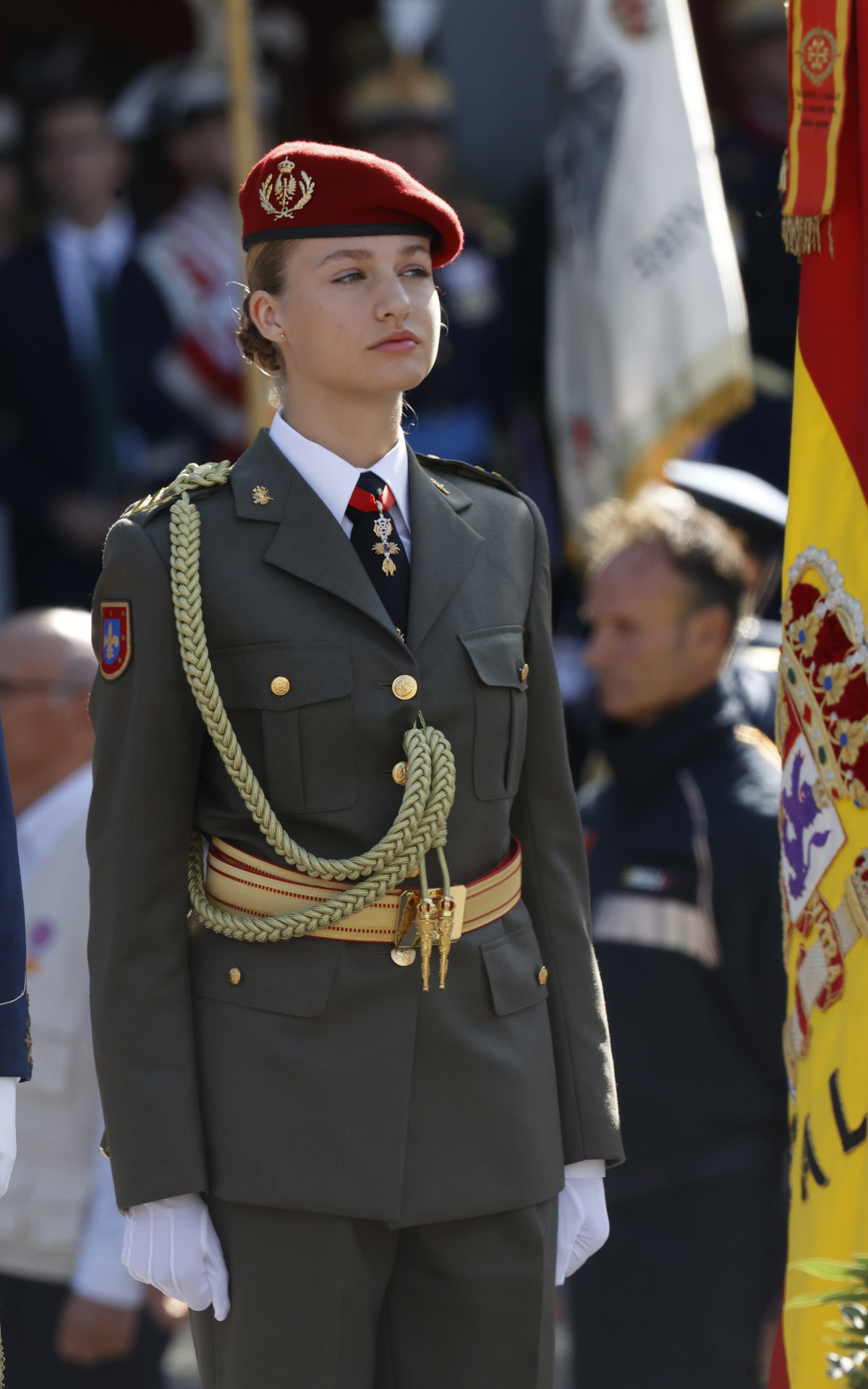 El uniforme de gala de la princesa Leonor el 12 de octubre.