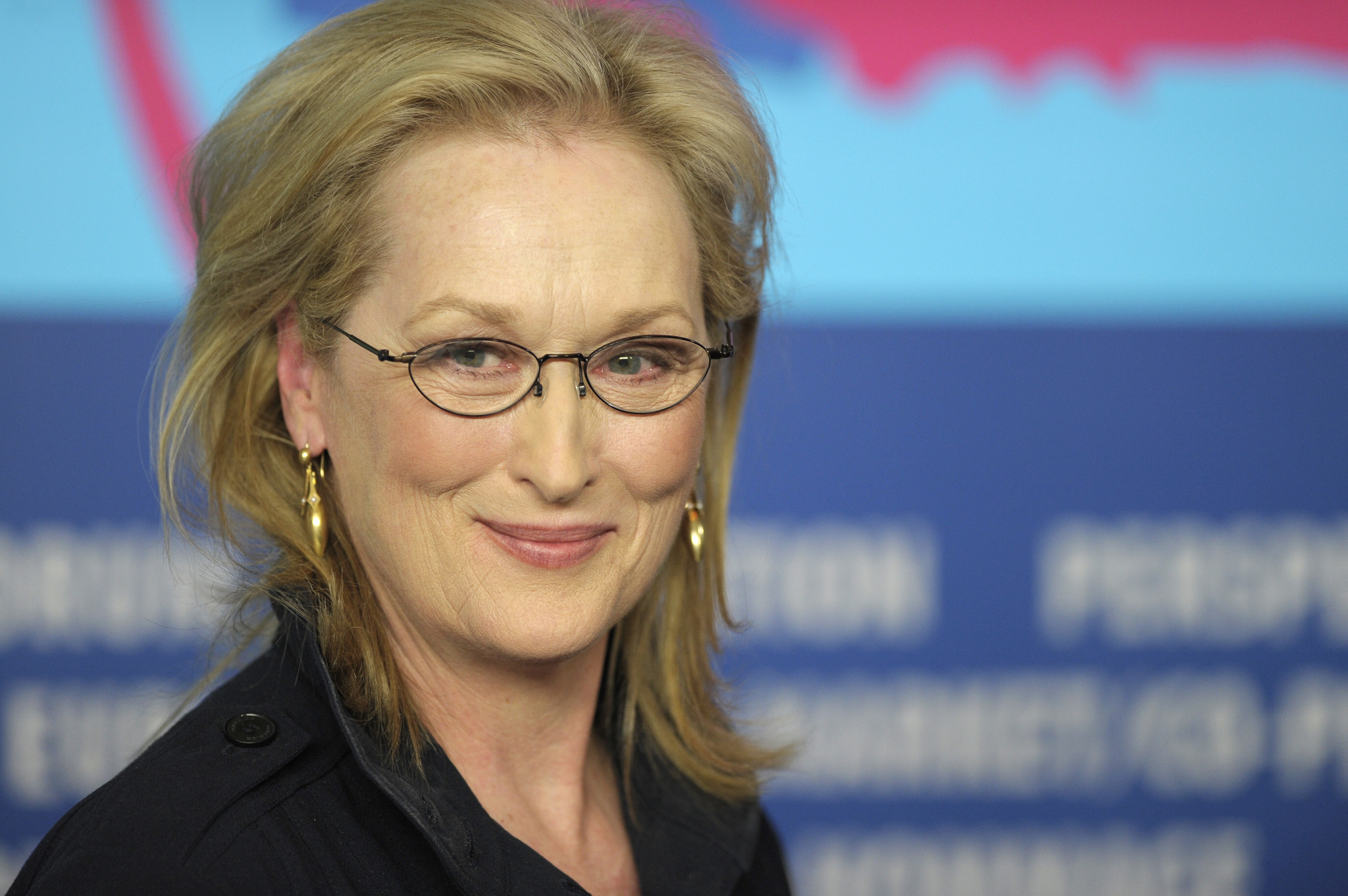 Desde el grey blending al rubio mantequilla, Meryl Streep apuesta por los tonos de pelo que más favorecen.