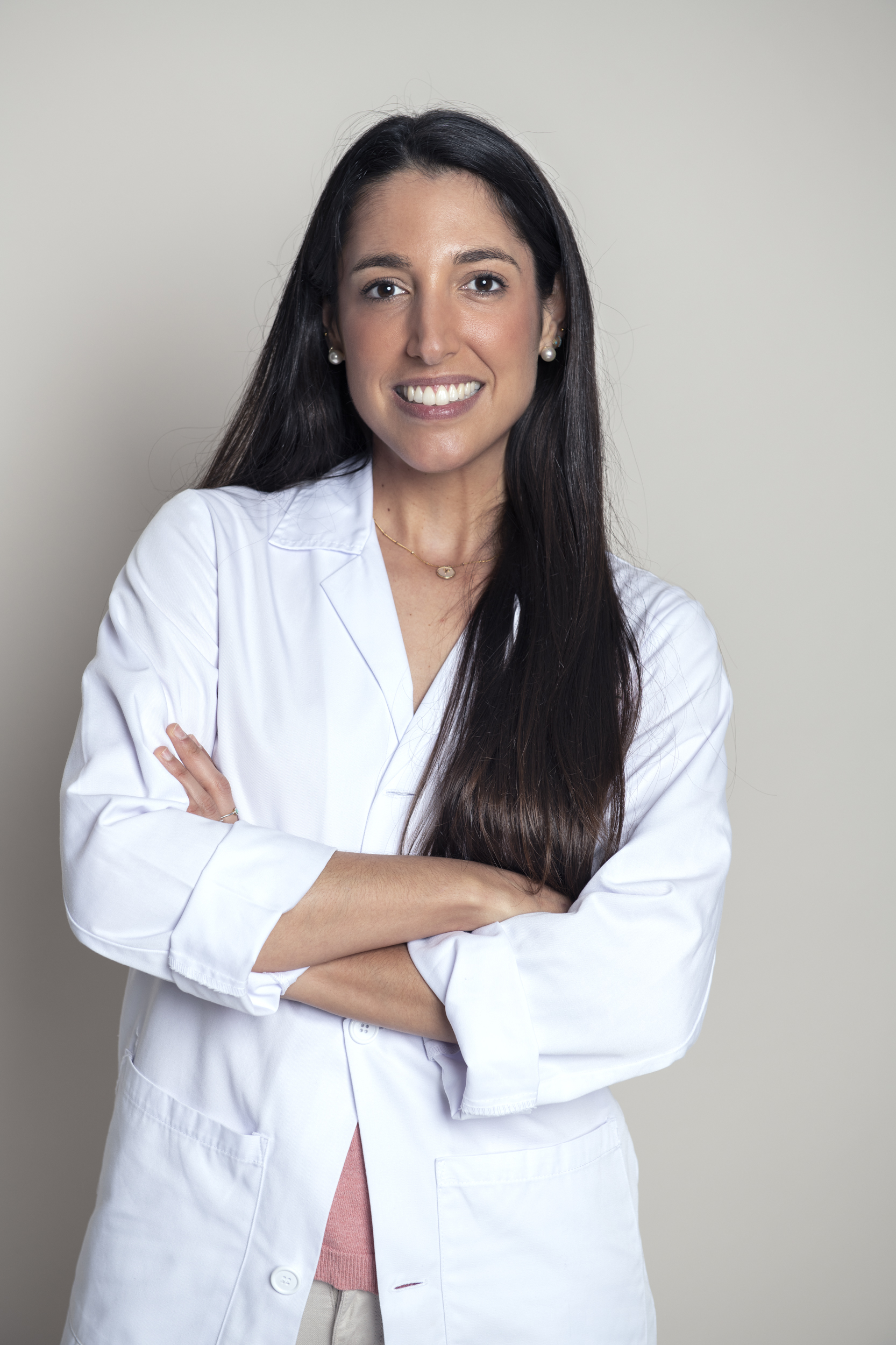 Andrea Combalía es médico dermatóloga.