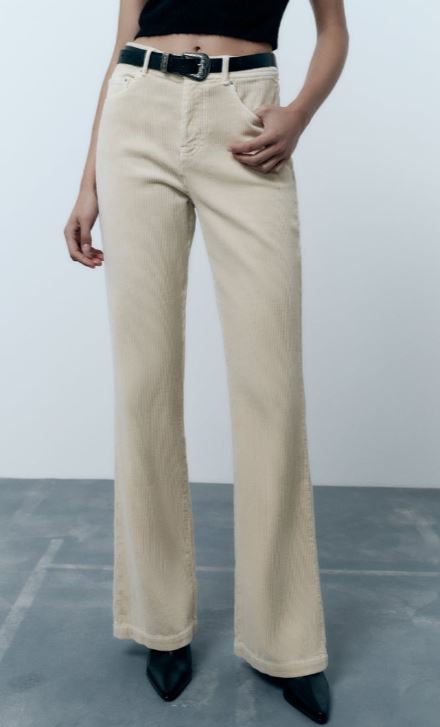 Pantalón de Zara (29,95 euros).
