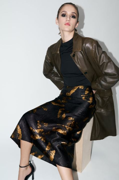 Falda estampada de Zara (59,95 euros).