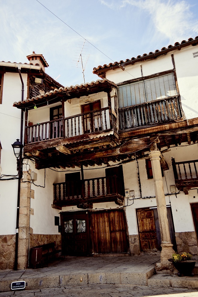 Villanueva y Valverde de la Vera son algunos de los pueblos más bonitos de la comarca y todavía conservan su autenticidad.