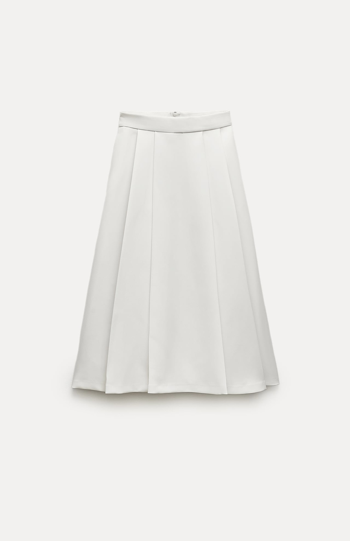 Falda midi plisada en corte ancho de Zara (69,95 euros)