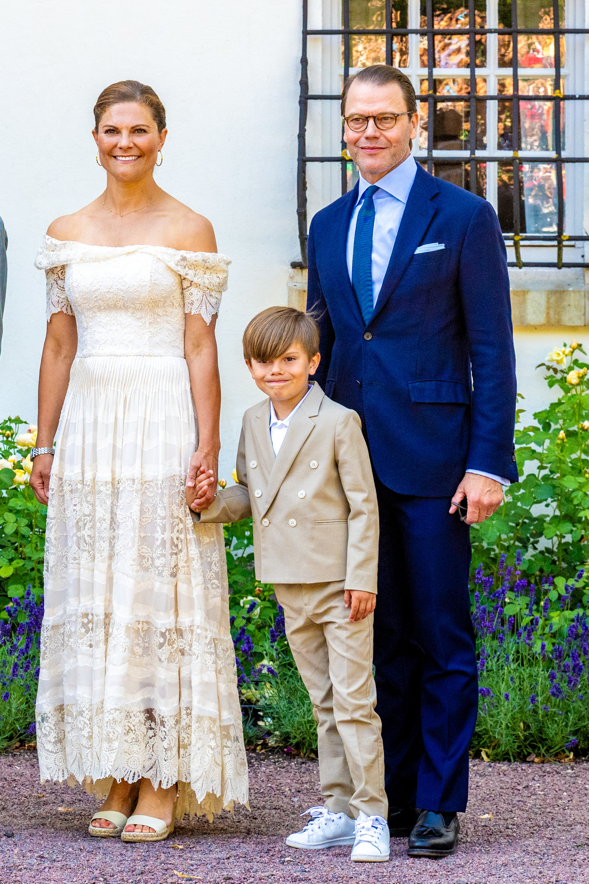 La princesa Victoria de Suecia en su 46 cumpleaños con vestido de H&M.