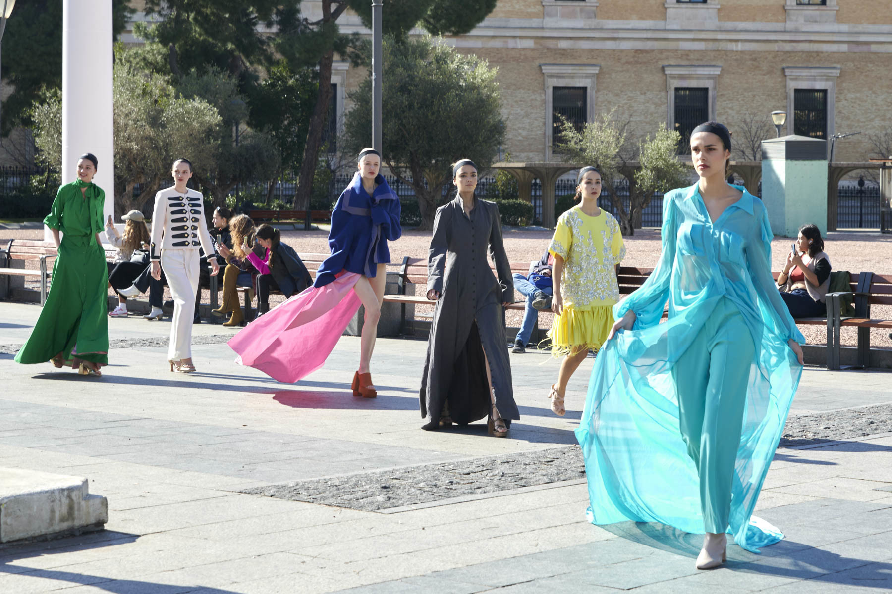 Madrid es Moda se inaugura en Plaza Colón con un desfile