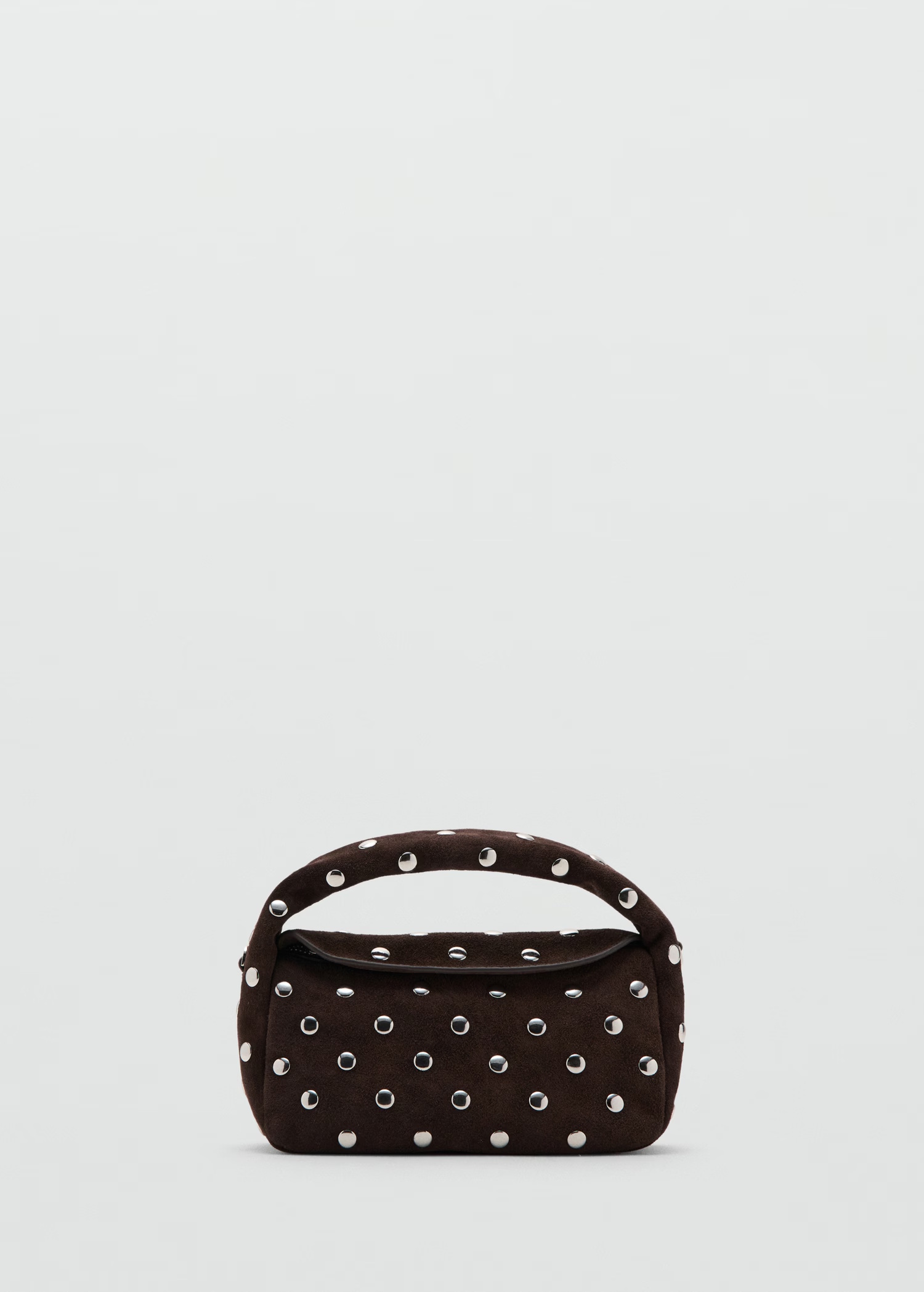 Bolso con tachuelas de Mango (49,99 euros)