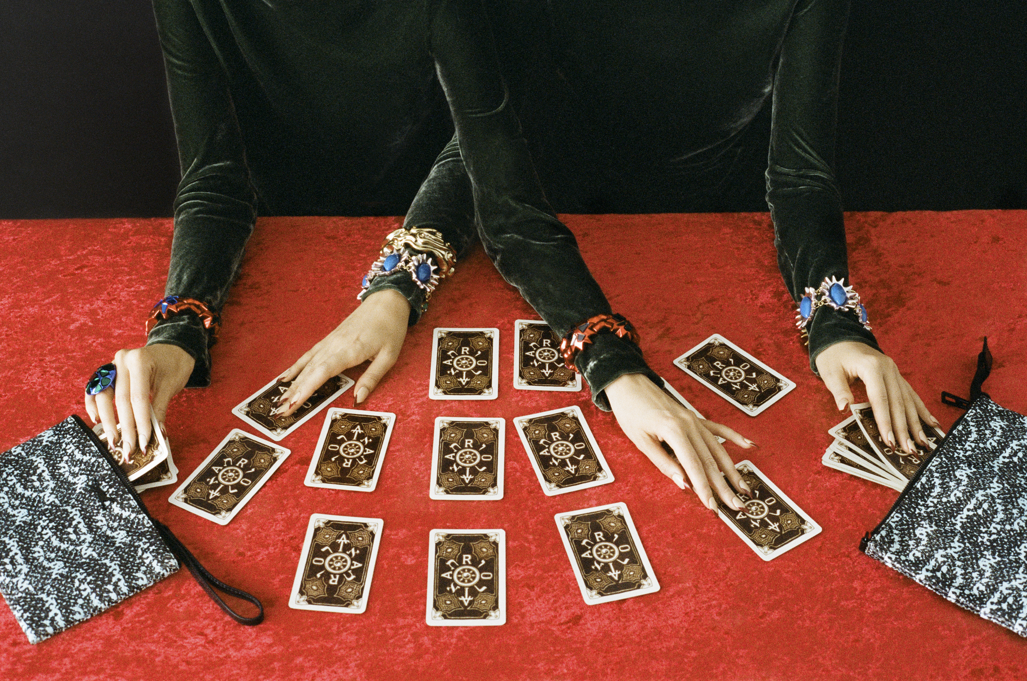 Analizamos la última tendencia en bodas con la tarotista de Las cartas de Marie: "Mi enfoque de tarot positivo está diseñado para crear momentos mágicos en eventos especiales"