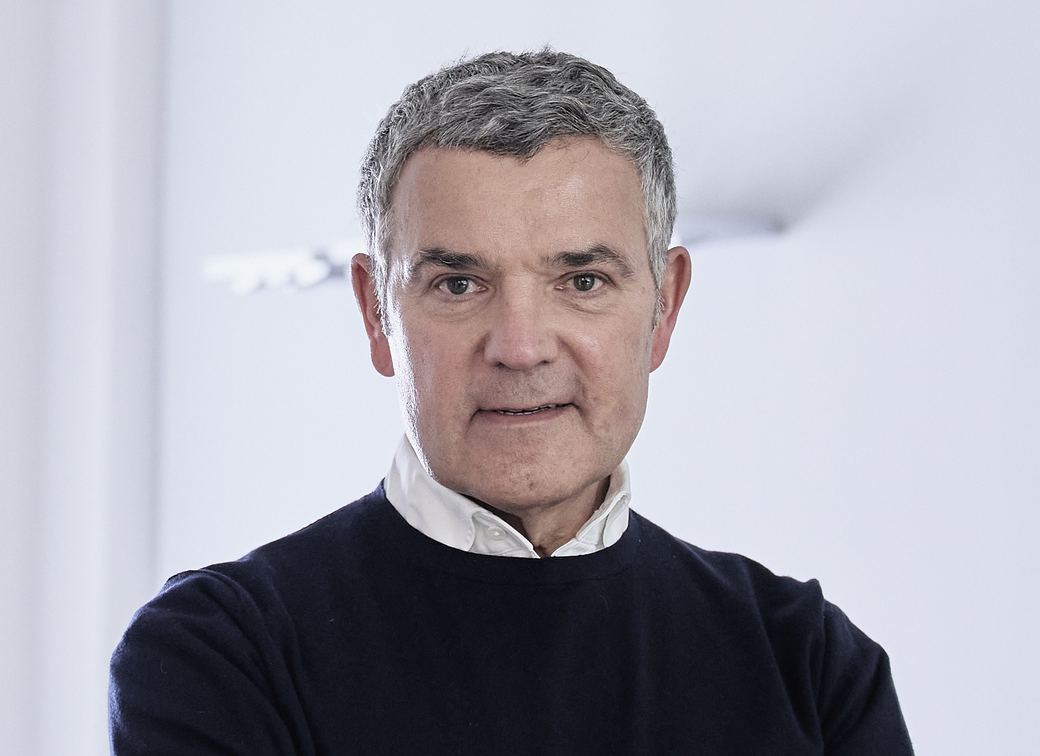 Volker Steinkraus, dermatólogo: "Los brazos muestran más flacidez que el resto del cuerpo si no los cuidas y estas son las razones"