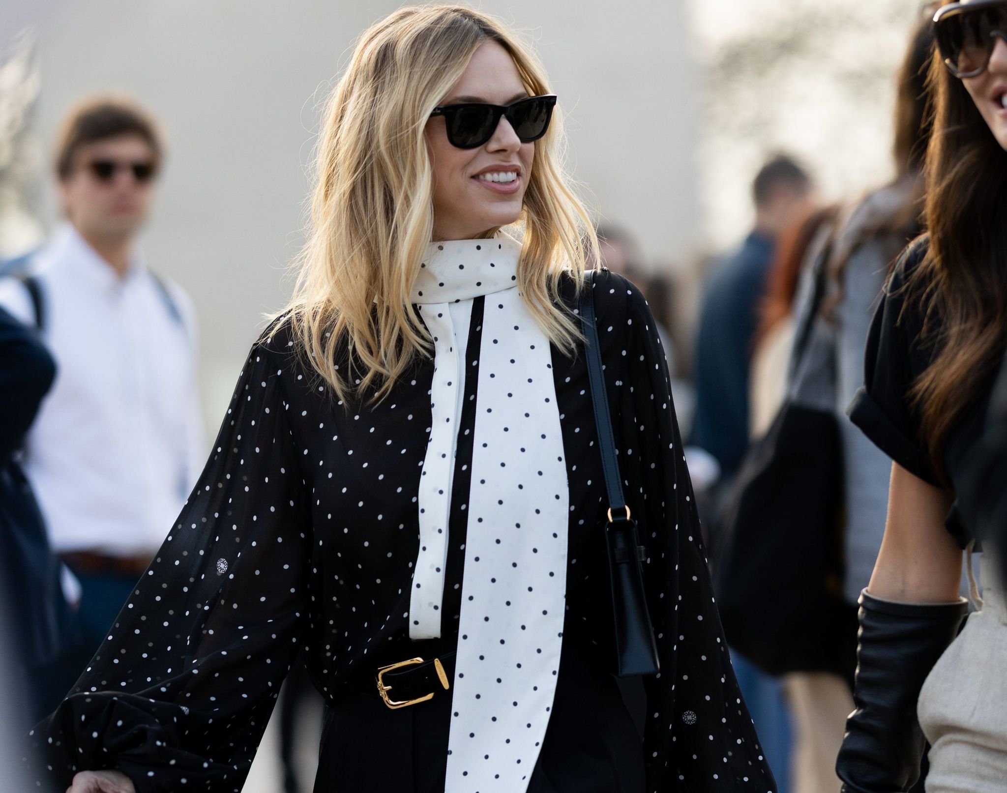 Las sevillanas más elegantes están agotando en Zara las prendas de lunares más bonitas para elevar tus looks más especiales esta primavera