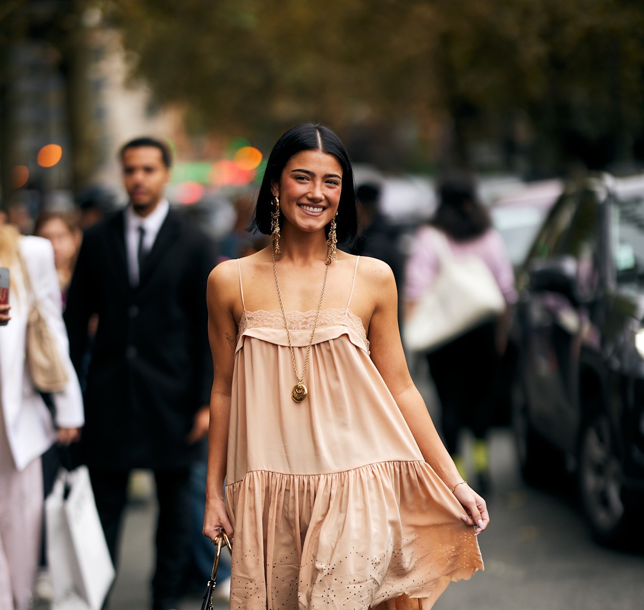 Han llegado a Zara los vestidos veraniegos más bonitos para llevar con sandalias, una compra obligatoria para tu armario de verano
