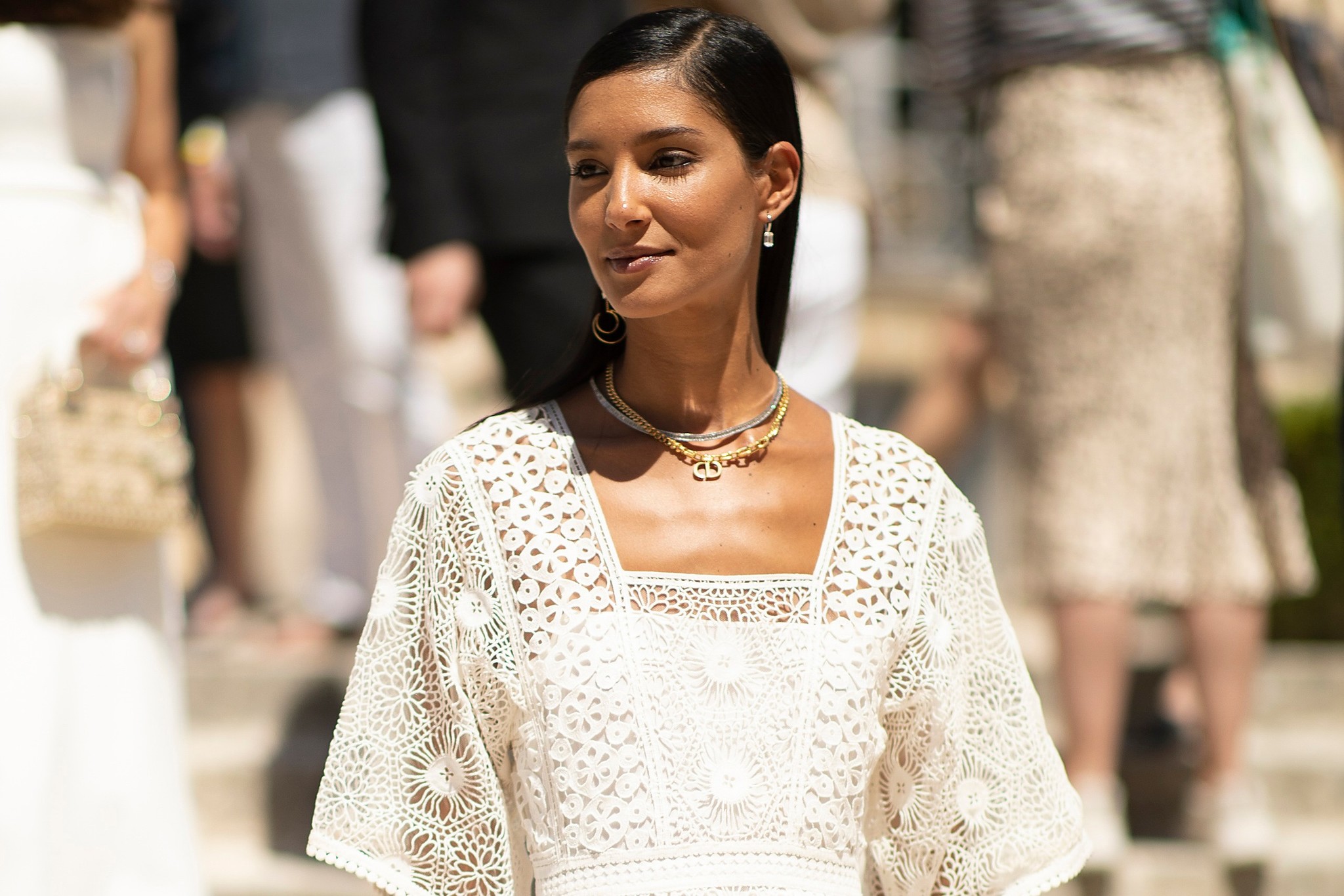 Entrar a Zara a por un bolso y salir con cinco vestidos perfectos para llevar de la oficina a todas esas cenas y planes con amigas sin pasar por casa