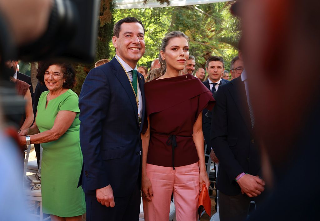 Manuela Villena vuelve a apostar por el talento andaluz en la toma de posesión de su esposo, Juanma Moreno, como presidente de la Junta de Andalucía