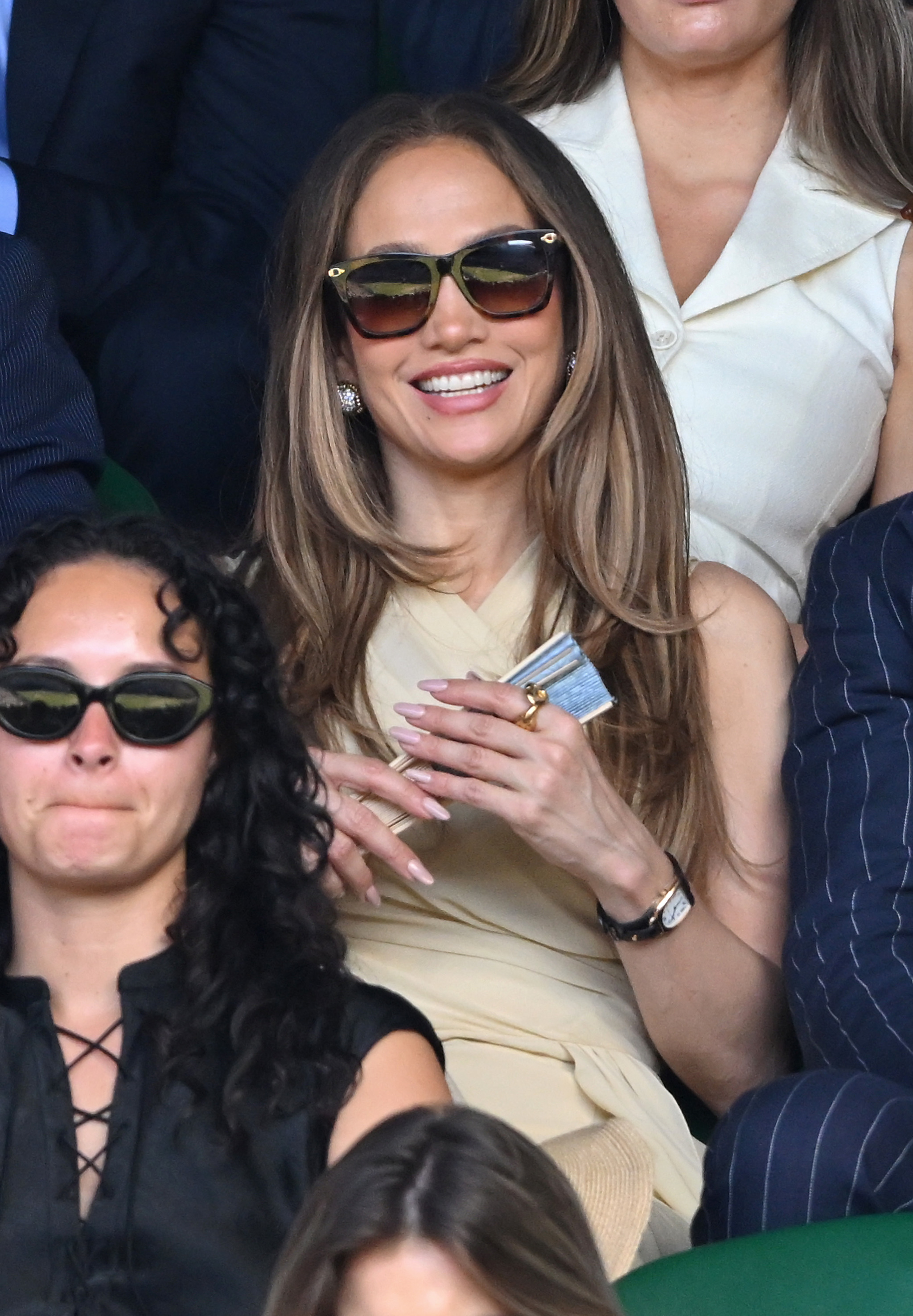 Lina Paola Valderrama, experta en manicura: "El ‘soft nude’ de Jennifer Lopez genera contraste elegante con la piel bronceada, acentuando su calidez. Es ideal para looks minimalistas"