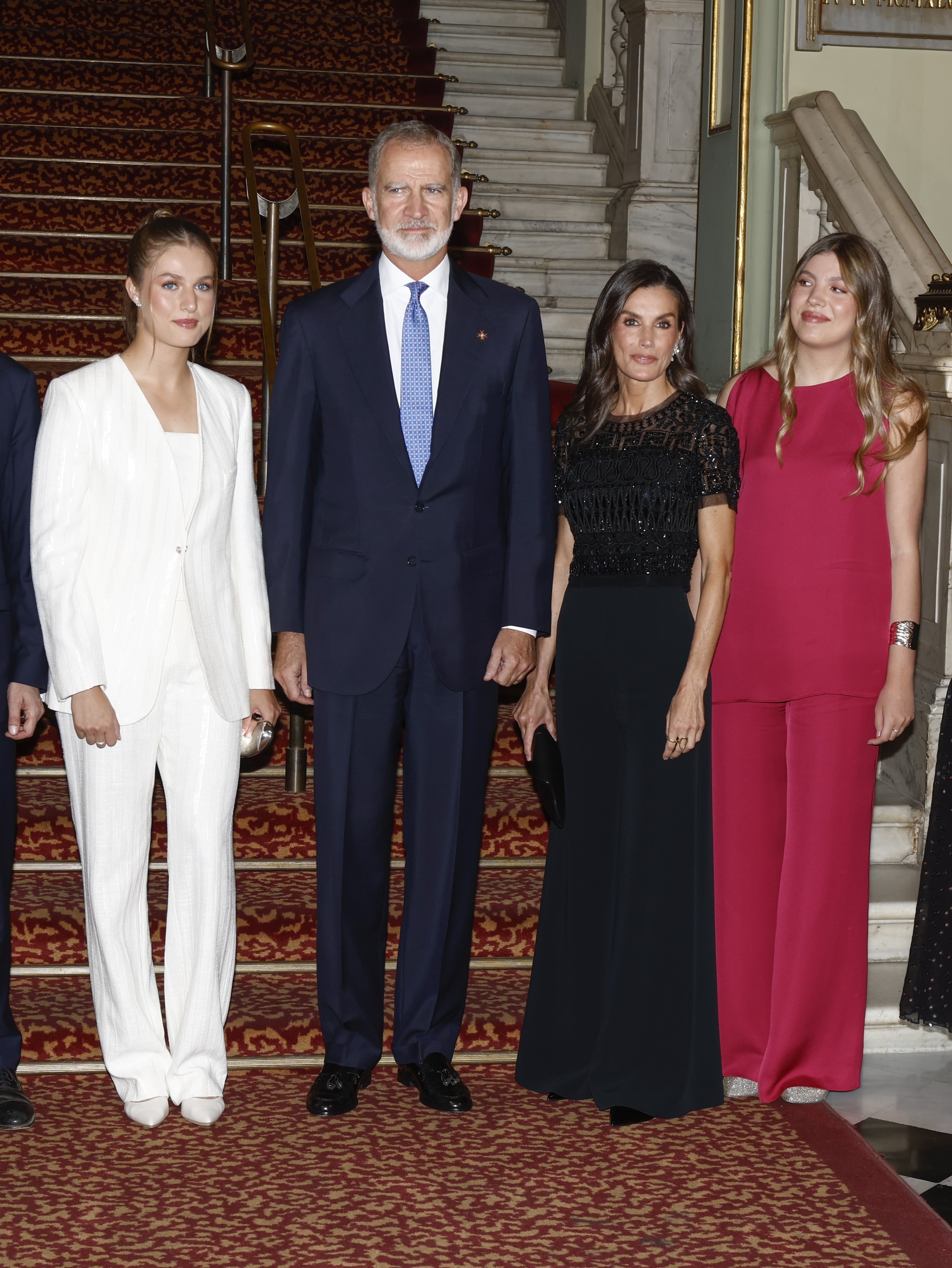 Del top brillante de la Reina Letizia al traje minimalista de la Princesa Leonor y el colorido conjunto de la Infanta Sofía: estilo en los Premios Princesa de Girona 2026