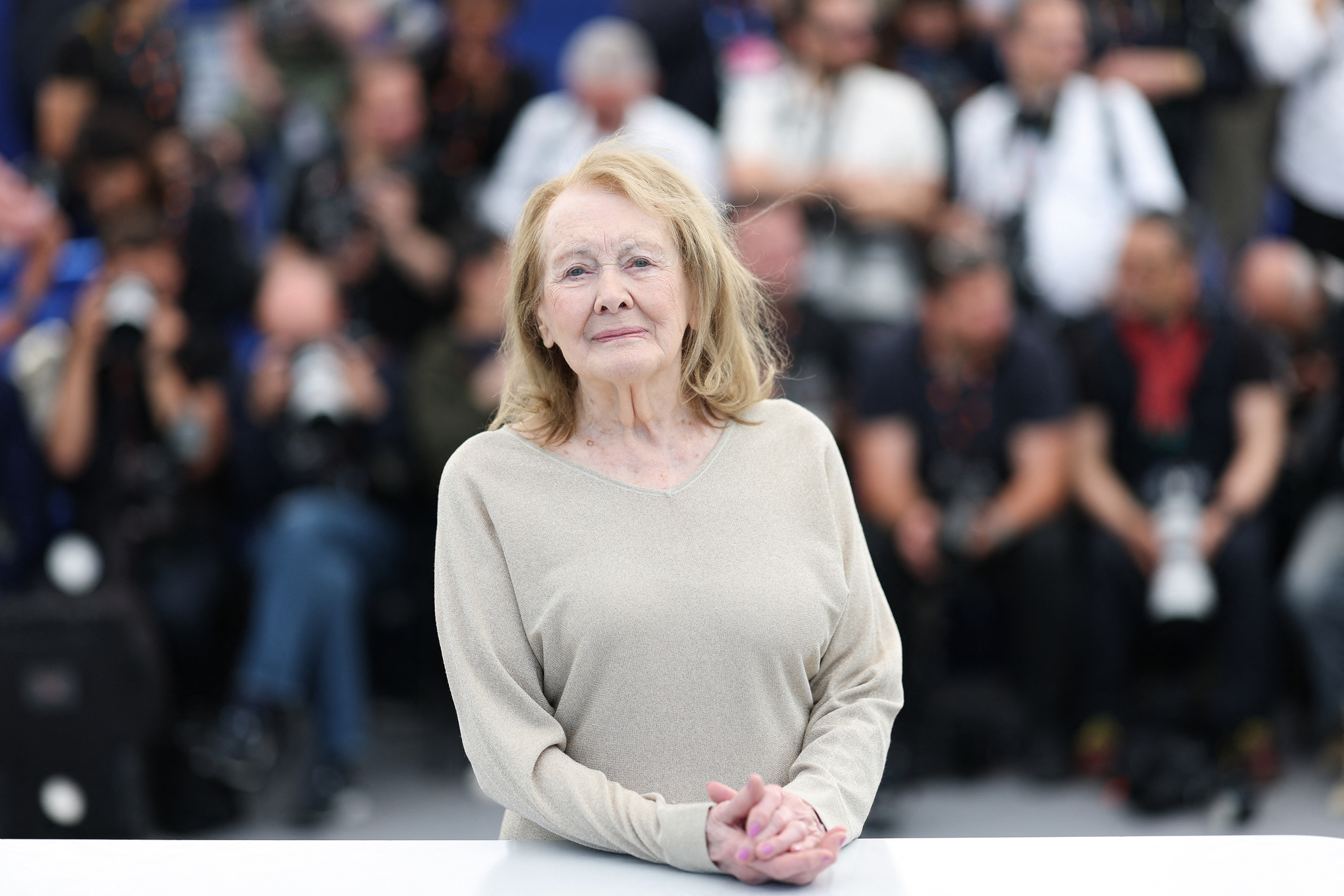 Razones para amar a Annie Ernaux, la escritora francesa que se estudia en los Liceos y fue Premio Nobel de Literatura