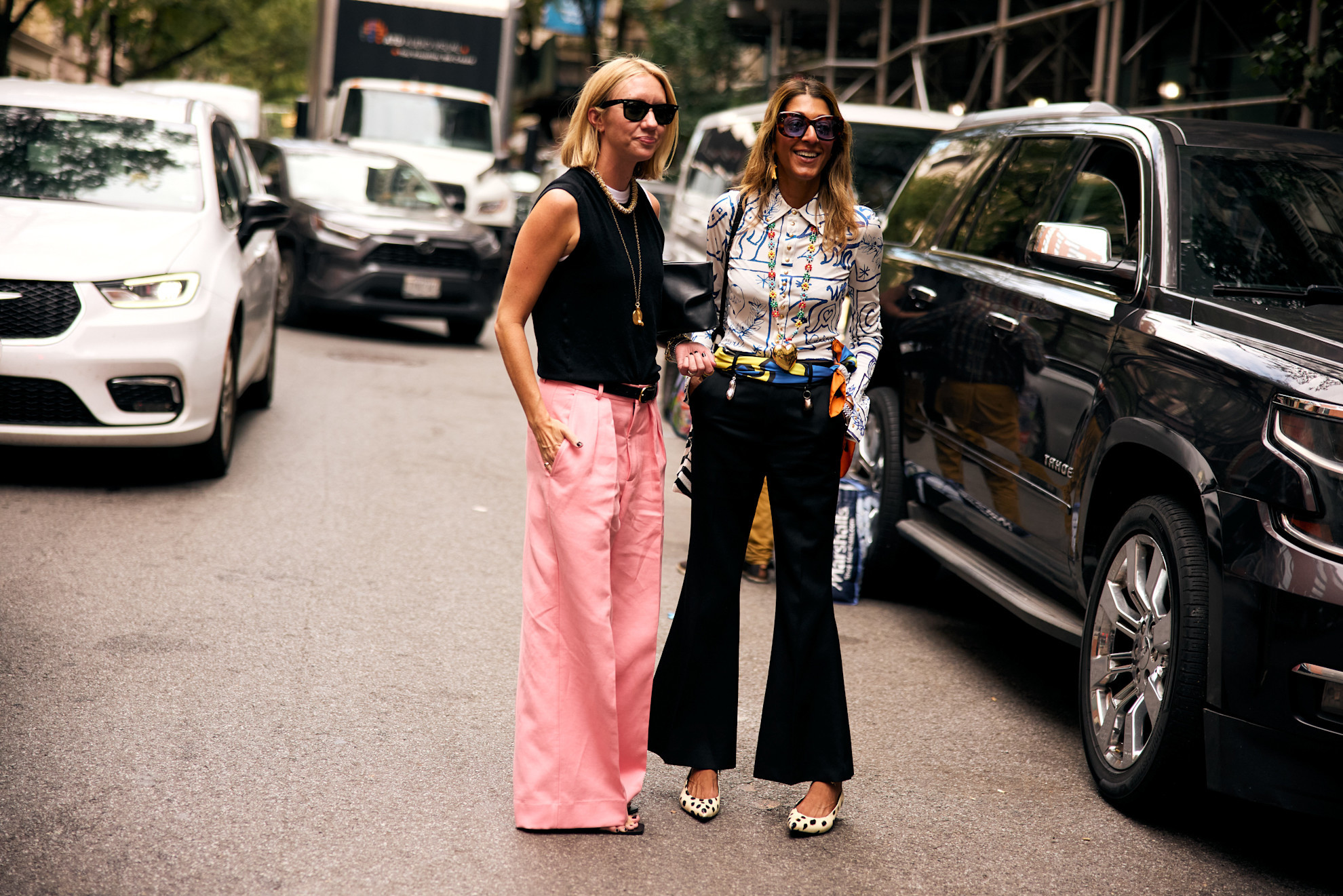 El mejor look New York Fashion Week lo ha llevado este experta en moda y así de fácil puedes recrearlo con prendas de Zara