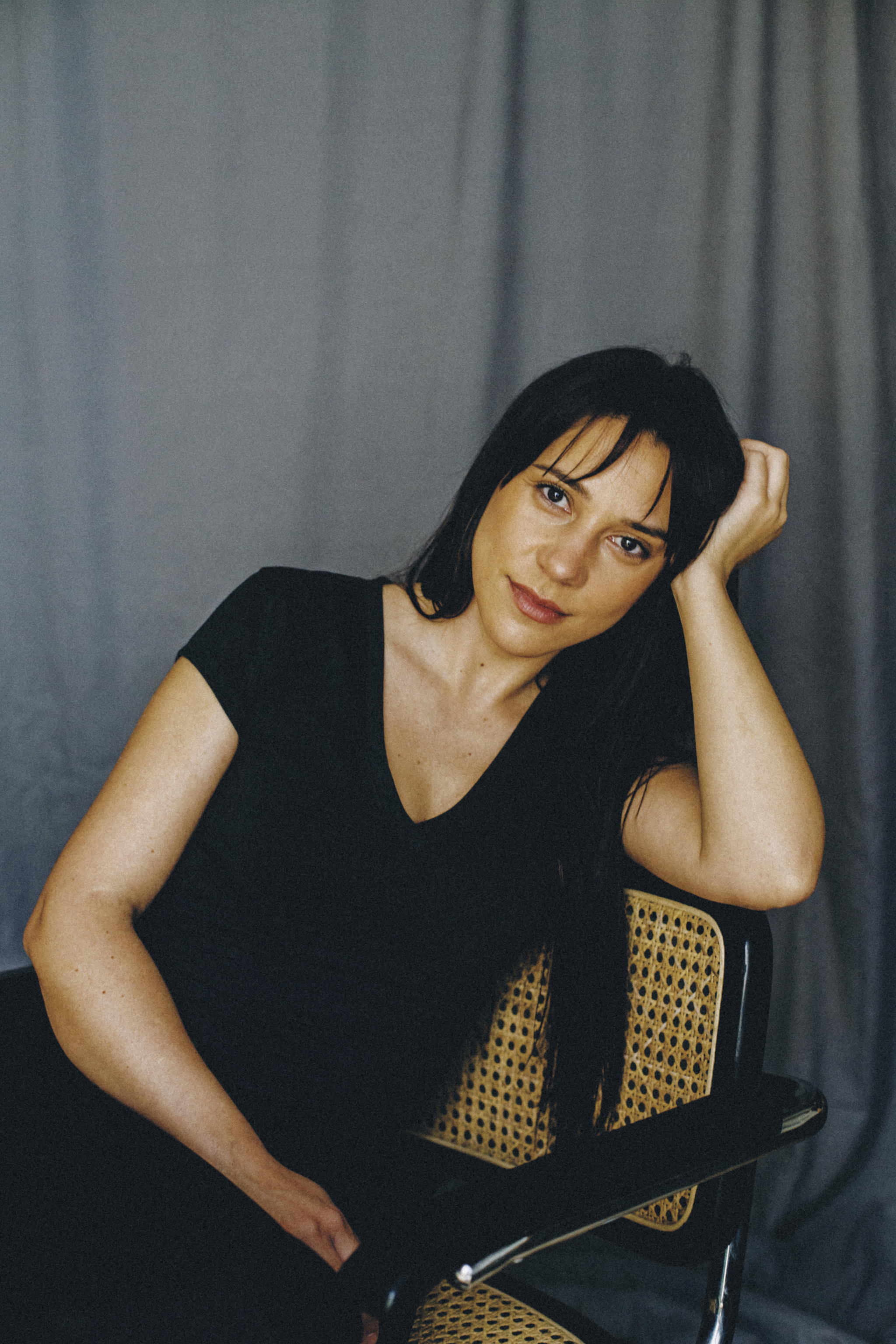La novela debut que nos ha sorprendido, hablamos con Raquel Zas de placer, consentimiento, vergüenza y mandatos femeninos (sin ofrecer respuestas fáciles)