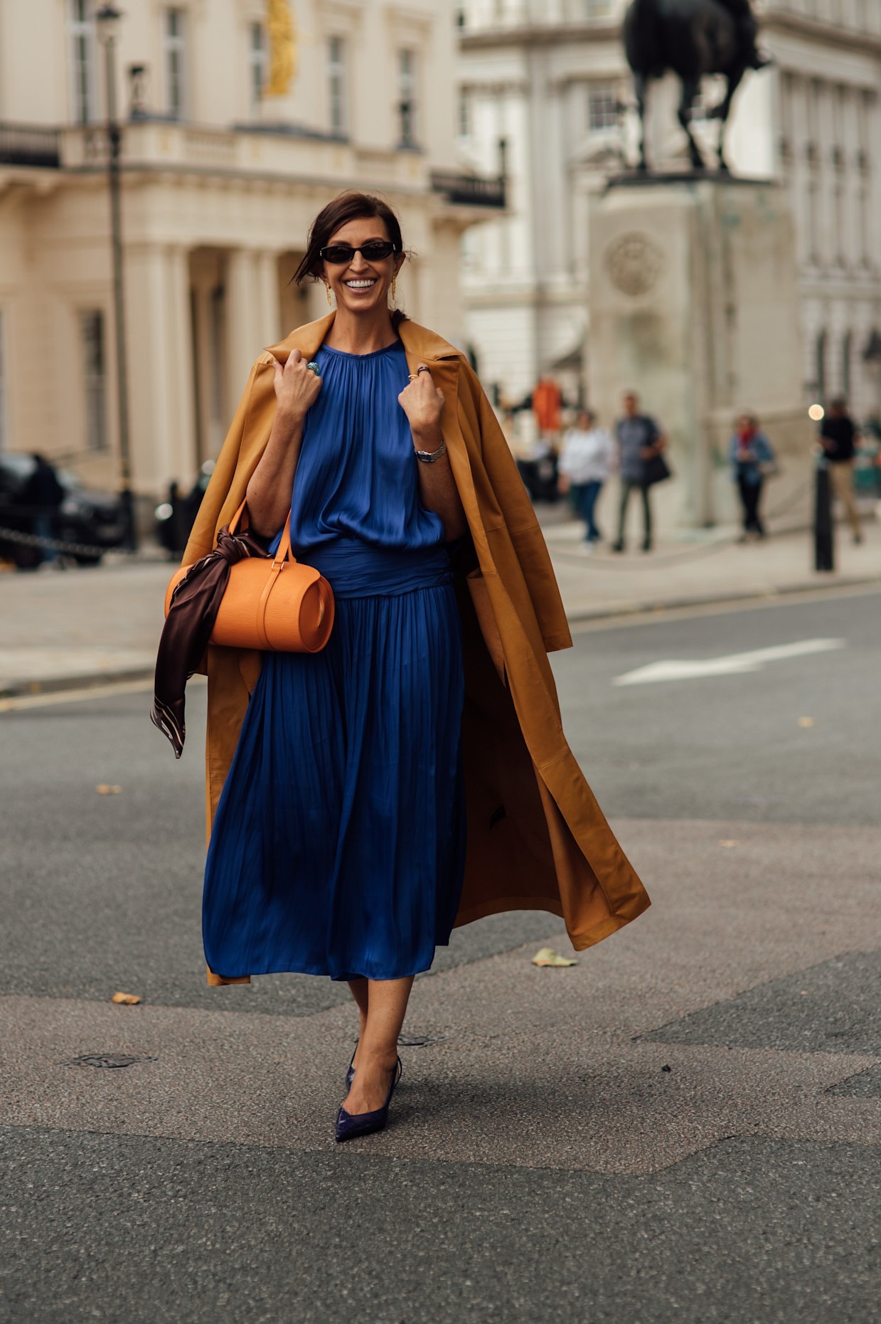 3 vestidos midi de Zara clásicos (pero con un giro especial) que son la mejor inversión del otoño porque combinan con todos tus zapatos y jamás pasan de moda
