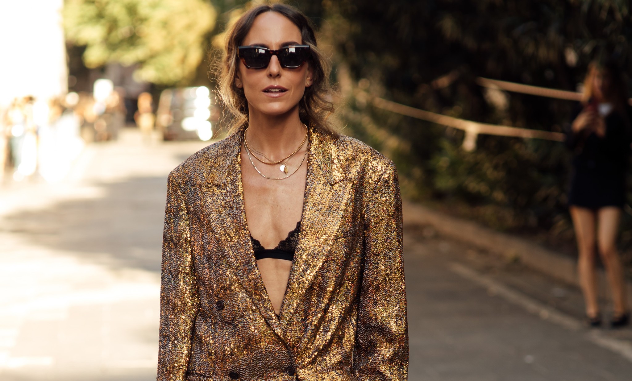 Las novedades de Zara que las expertas en moda ya tienen en el radar: de la bomber brocada que parece vintage a los vaqueros bordados con perlas