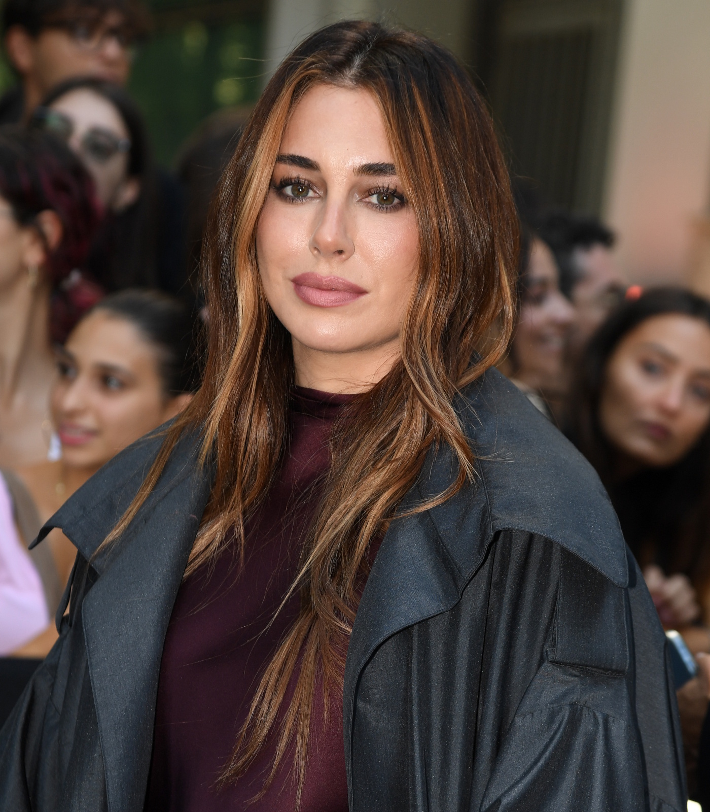 El maquillador Fer Martínez, analiza el maquillaje de Blanca Suárez: "Para lograr volumen en los labios no siempre consiste en perfilarlos, hay que jugar con las luces y las sombras"