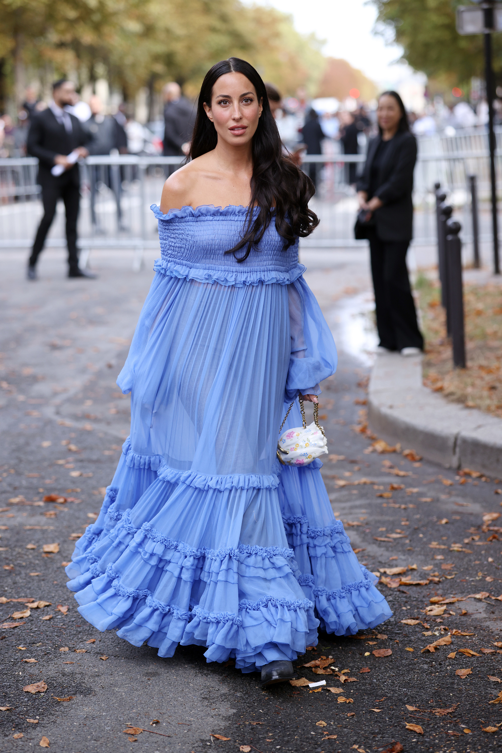 Inés de Ramón, Alexa Chung, Claudia Schiffer... Hay tantas versiones del estilo neoboho como invitadas elegantes en el desfile de Chloe