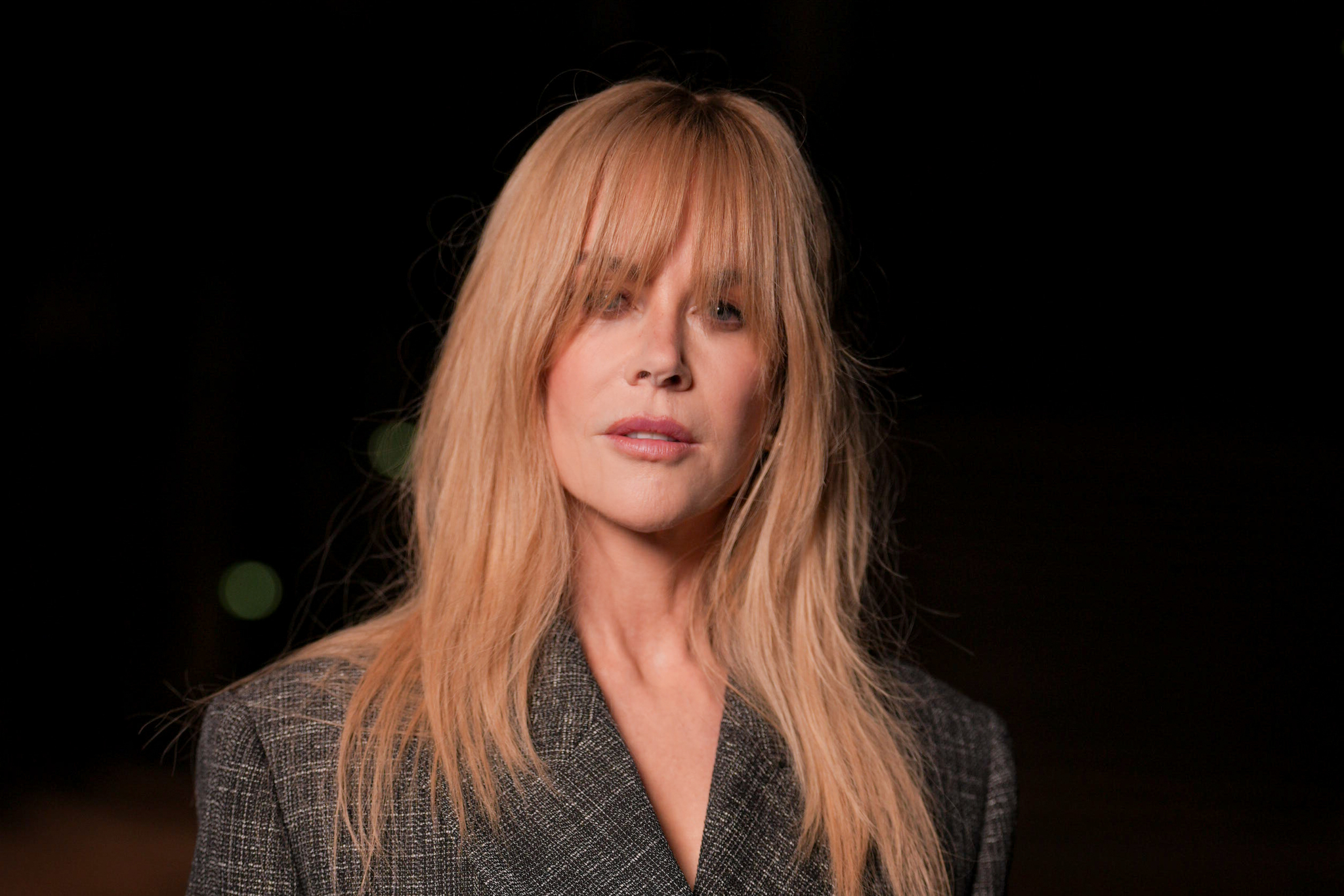 María Baras, peluquera: "El flequillo largo cortado en uve de Nicole Kidman es ideal para las mujeres que experimentan pérdida de cabello o de densidad en la parte superior"