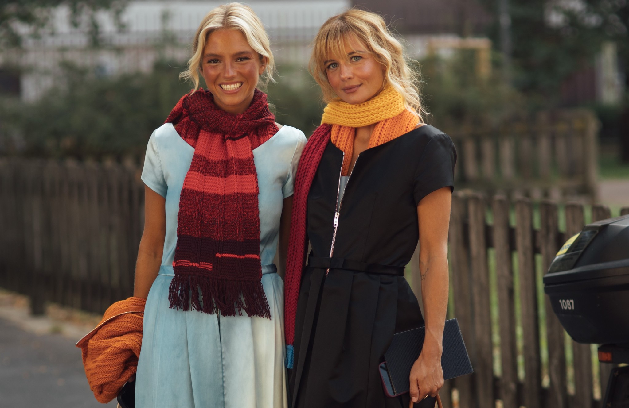 Estrategias de entretiempo: cómo vestir bien con 10 grados por la mañana y 25 por la tarde, en 12 looks estilosísimos