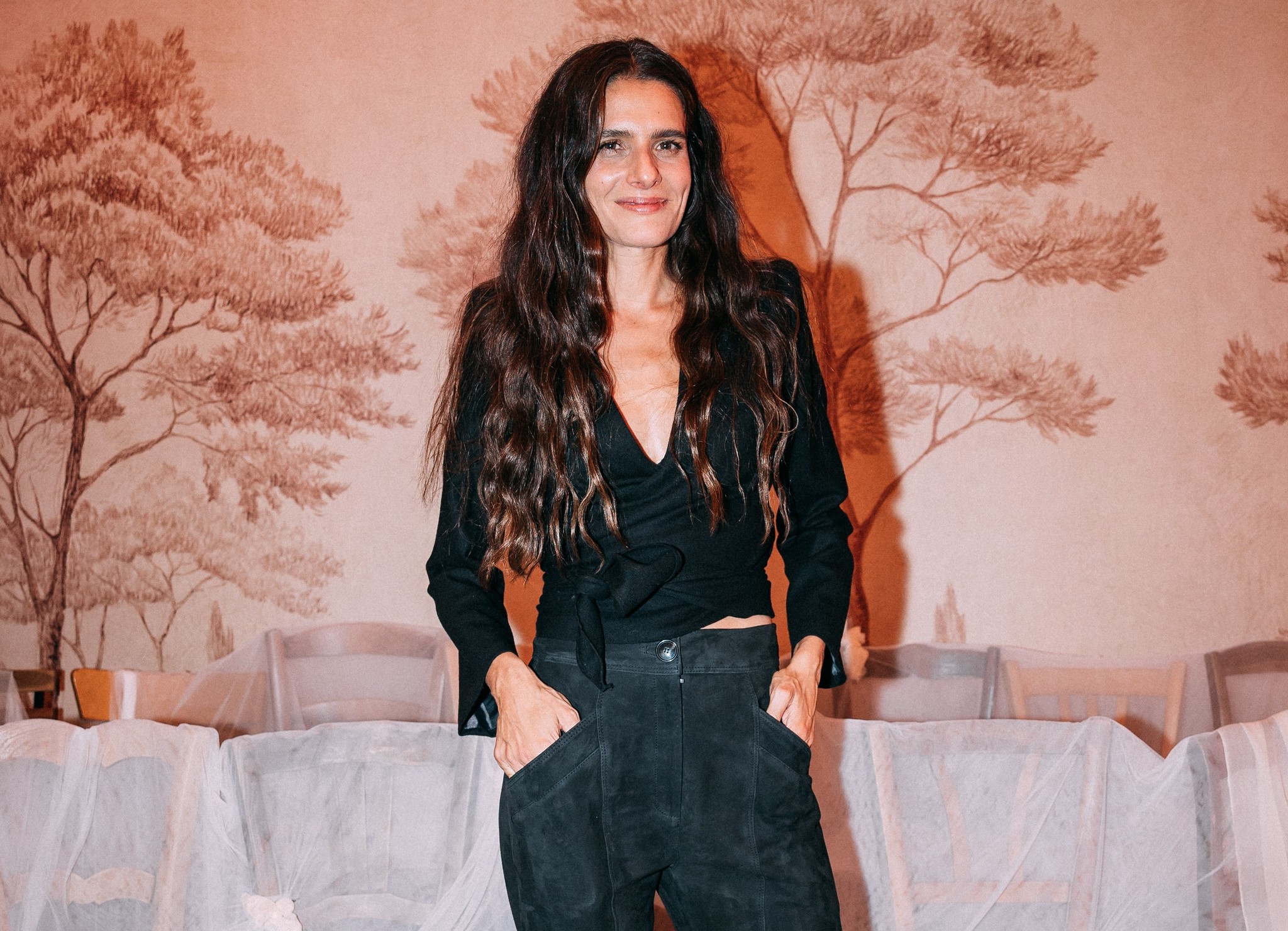 Inés Martín Alcalde celebra el 10º aniversario de su marca de moda con un desfile con el que demuestra su gran poder de convocatoria