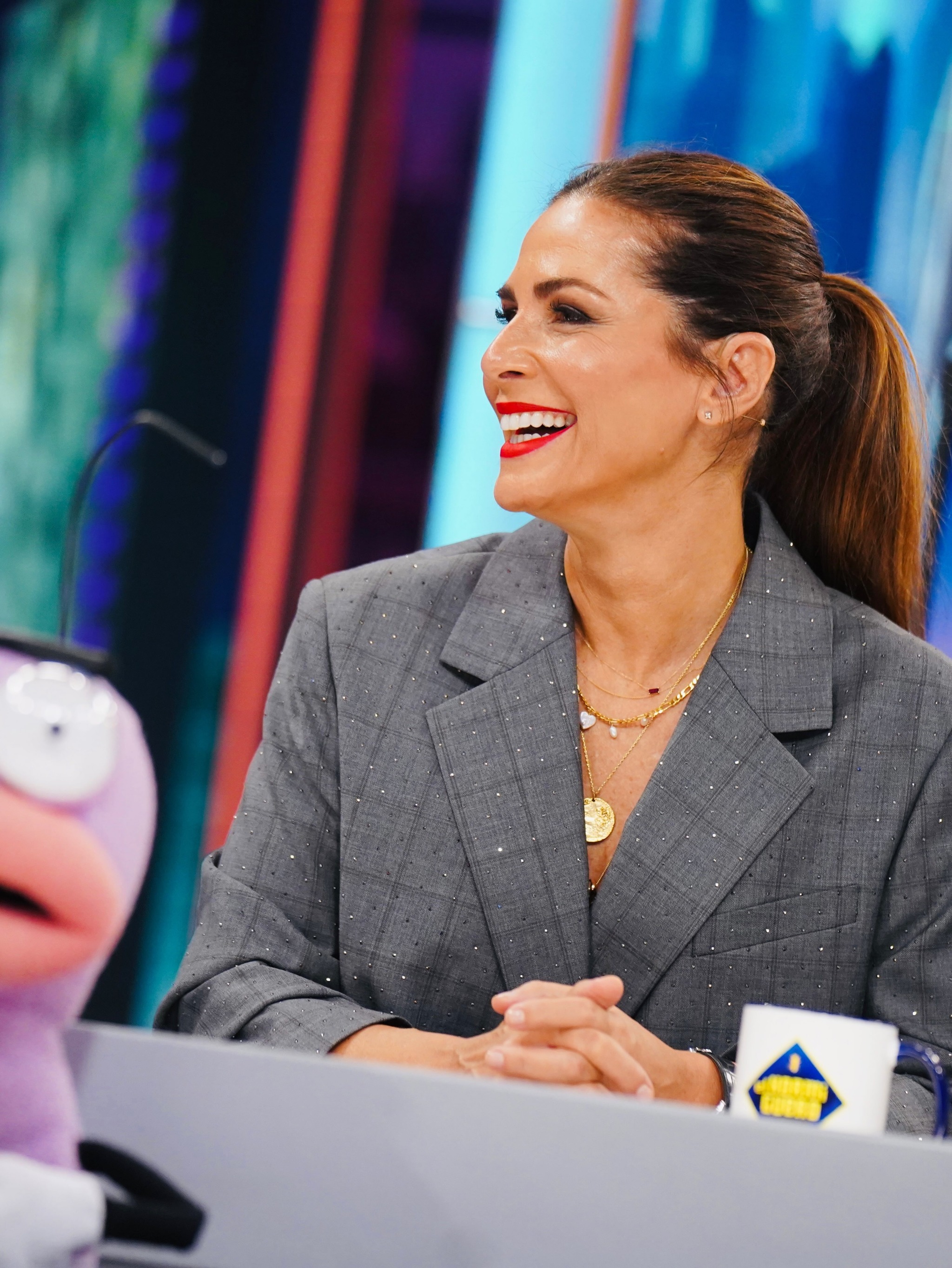 Nuria Roca tiene el sastre pantalón más bonito, ponible y versátil del otoño y es de una marca francesa que adoran las estilistas y editoras de moda