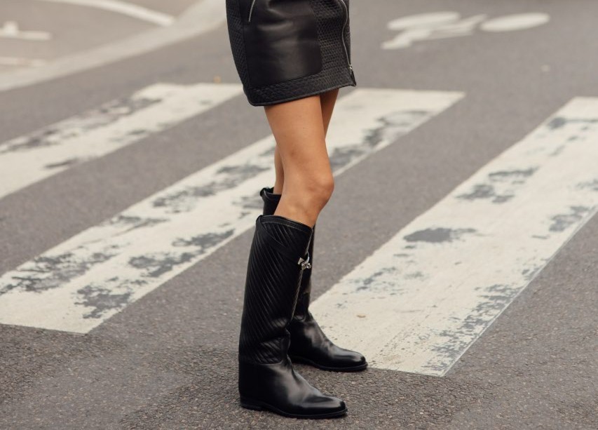 Cinco botas altas de Zara y Massimo Dutti ideales para llevar con pantalones culotte o con falda midi de aquí a diciembre