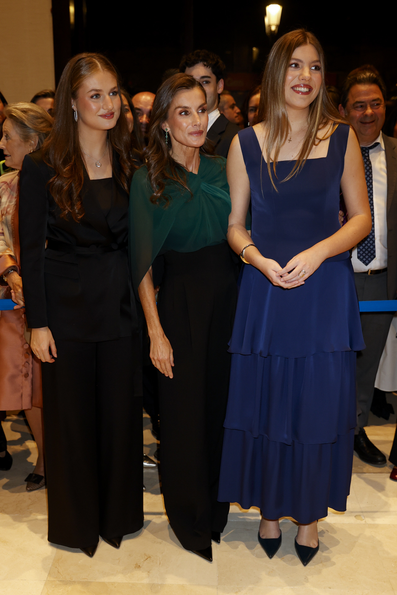 Si te gustó el look de Leonor en el Concierto de los Premios Princesa de Asturias, acaba de llegar a Zara este conjunto satinado perfecto para todas tus cenas y eventos de otoño