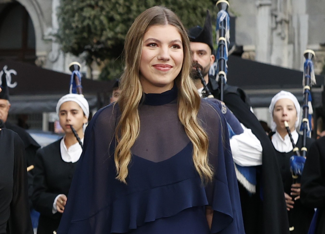 La infanta Sofía sorprende con un look vaporoso con volantes y transparencias en los Premios Princesa de Asturias