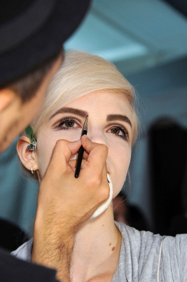Marc Jacobs Spring Summer 2013 - Backstage - Beauty