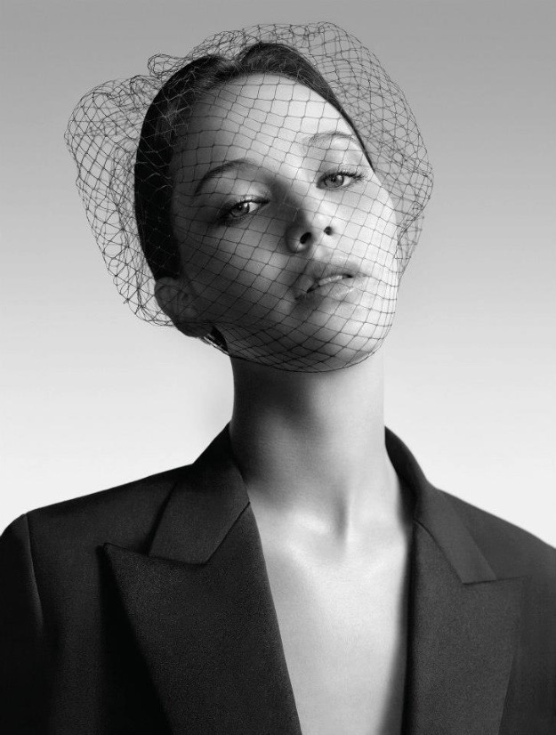 Jennifer Lawrence - Miss Dior Bag
