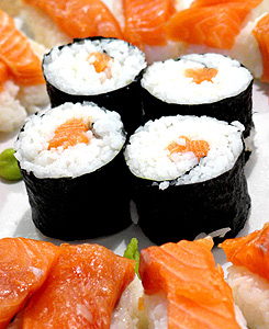 En algunos restaurantes el sushi se sirve en pequeas cajas de laca llamadas "bento". / Stock Exchange