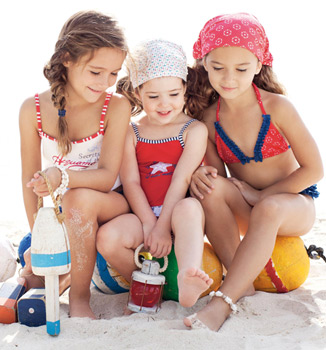 Shopping infantil de baadores y complementos para la playa - TELVA