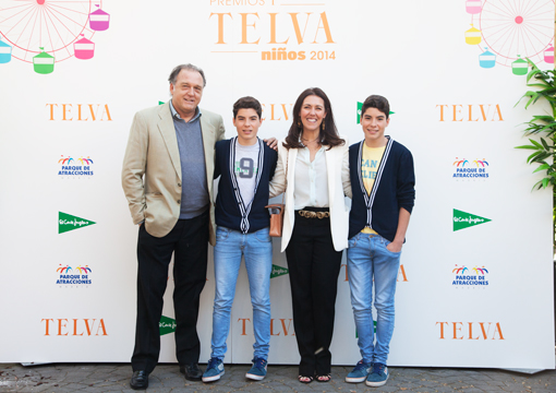 Olga Ruiz, directora de TELVA, junto a Gemeliers y Pepe Barroso