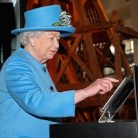 Isabel II: la reina a twittera