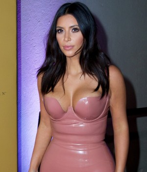 Kim Kardashian en el lanzamiento de su nueva fragancia Fleur Fatale en Melbourne
