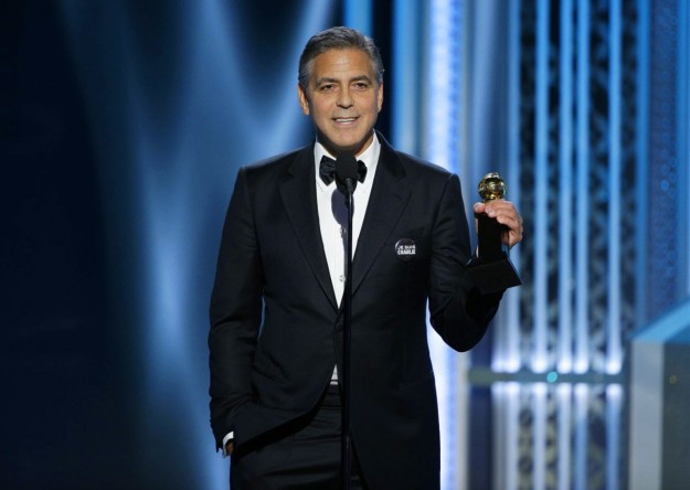George Clooney recogiendo su premio en los Globos de Oro. 