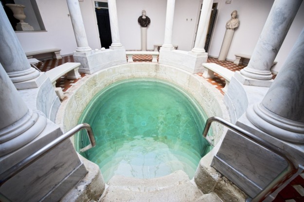 Las aguas Mineromedicinales del manantial de Carratraca son el elemento especial de Villa Padierna Medical Wellness Institute de Carratraca
