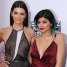 Kendall y Kylie Jenner diseñarán para Topshop