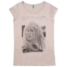 Benetton lanza una línea de camisetas inspirada en Brigitte Bardot