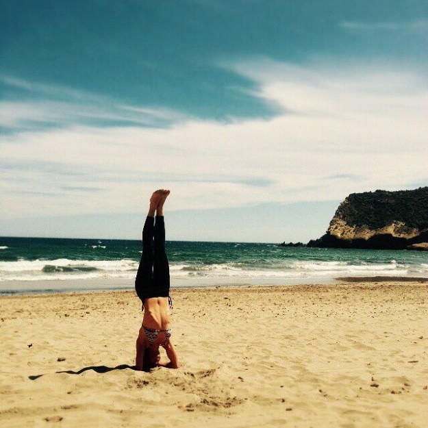 Yoga en la playa.