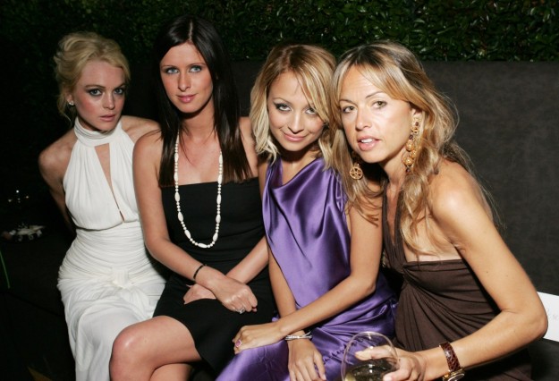 Lindsay Logan, Nicky Hilton y Nicole Richie en 2005, cuando eran clientas de Rachel Zoe, a la derecha.