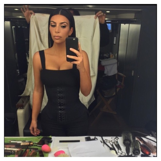 Kim Kardashian y sus rarezas beauty