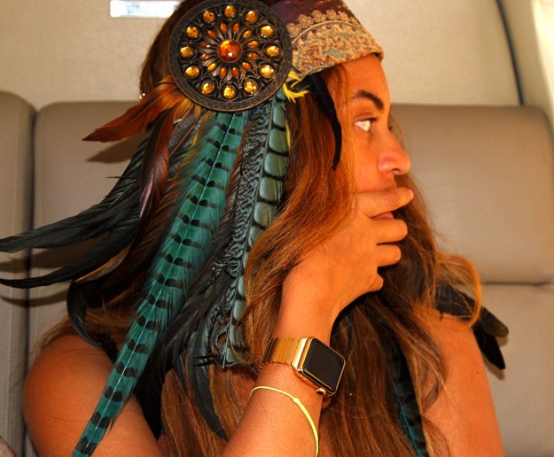 Beyoncé fue una de las primeras en lucir una de las primeras en lucir el Apple Watch.