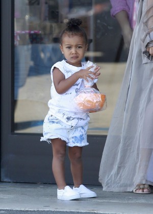 North West, la hija de Kim Kardashian y Kanye West. 