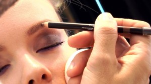 Maquillaje de ojos de Chanel ¡en vídeo!