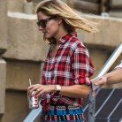 Alerta fashion: Olivia Palermo no se quita la camisa de cuadros